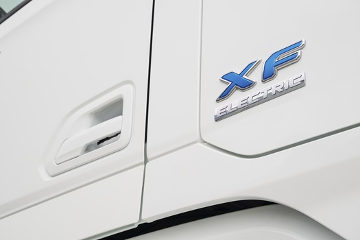 1203-DAF-XF-Electric-Badge