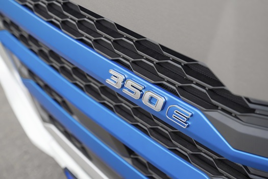 1105-DAF-Electric-350E-Power-Rating-Badge